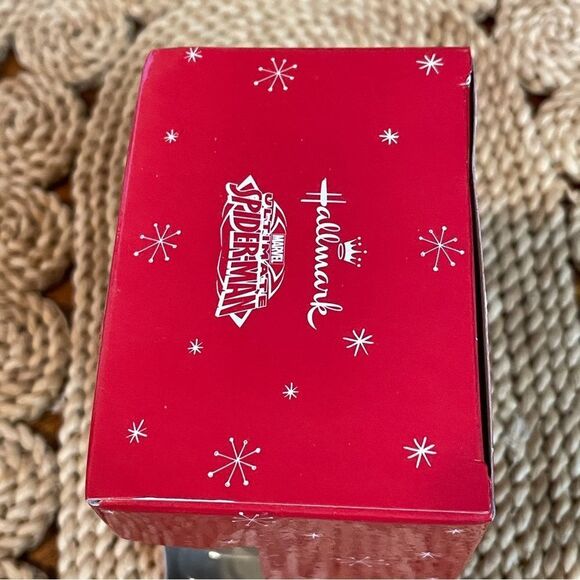 NIB 2015 Hallmark Marvel Ultimate Spider-Man Christmas Tree Ornament - Picture 5 of 8